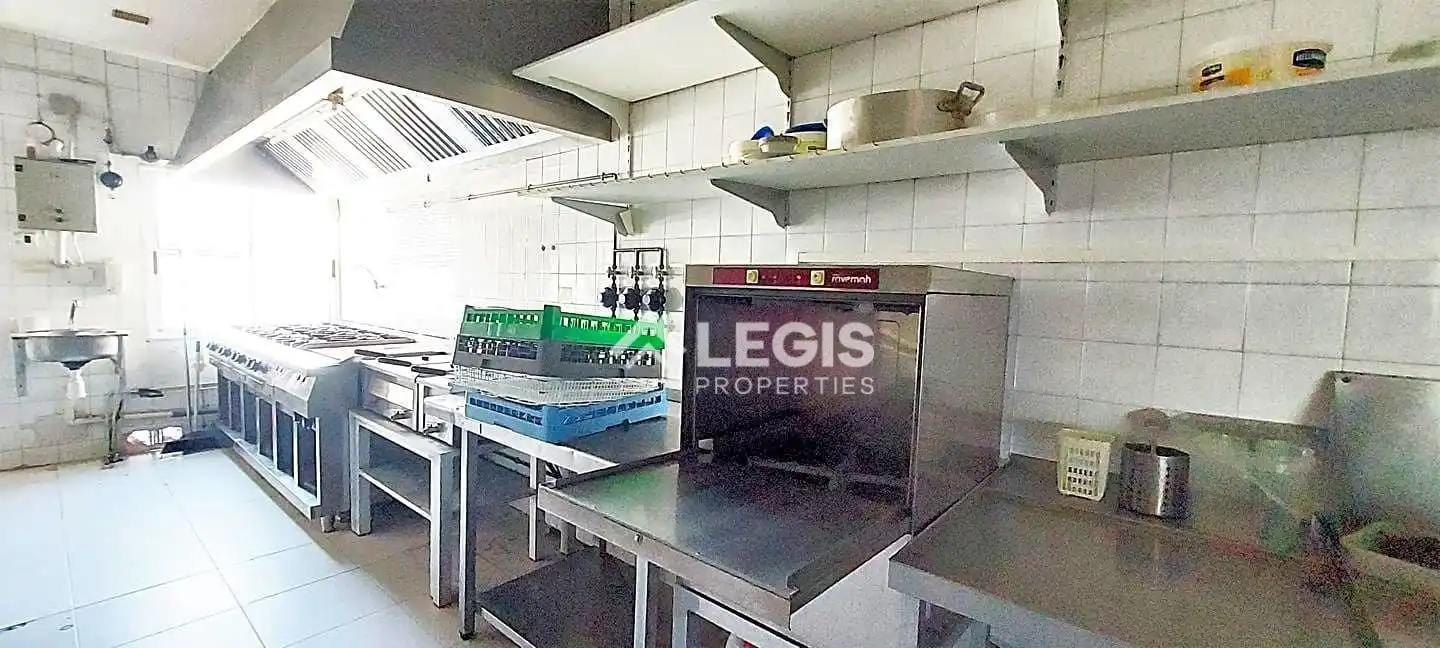 Cuina de Local en venda en Foz amb Aire condicionat i Moblat