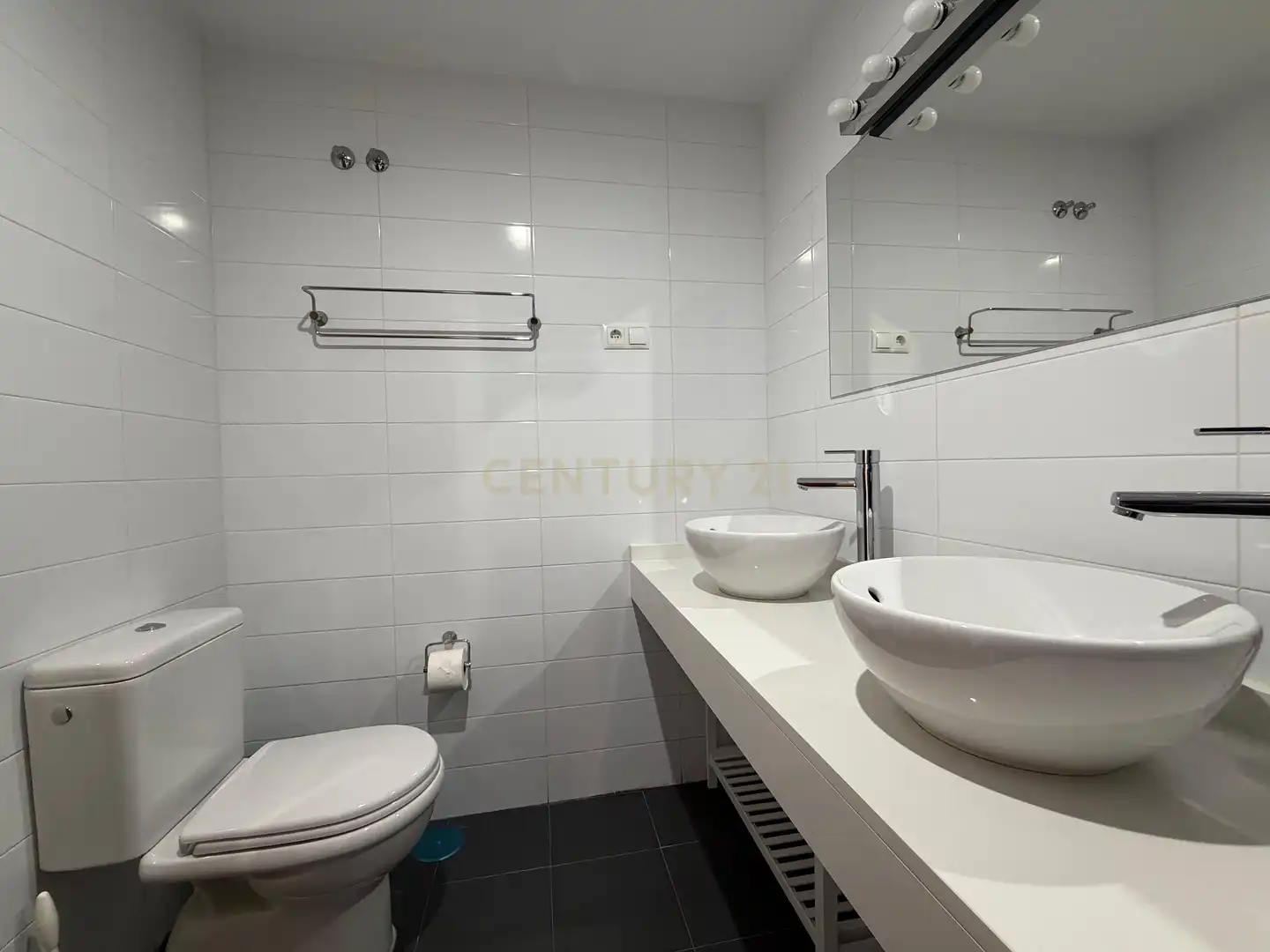 Bany de Apartament de lloguer en Mijas amb Aire condicionat, Jardí privat i Traster