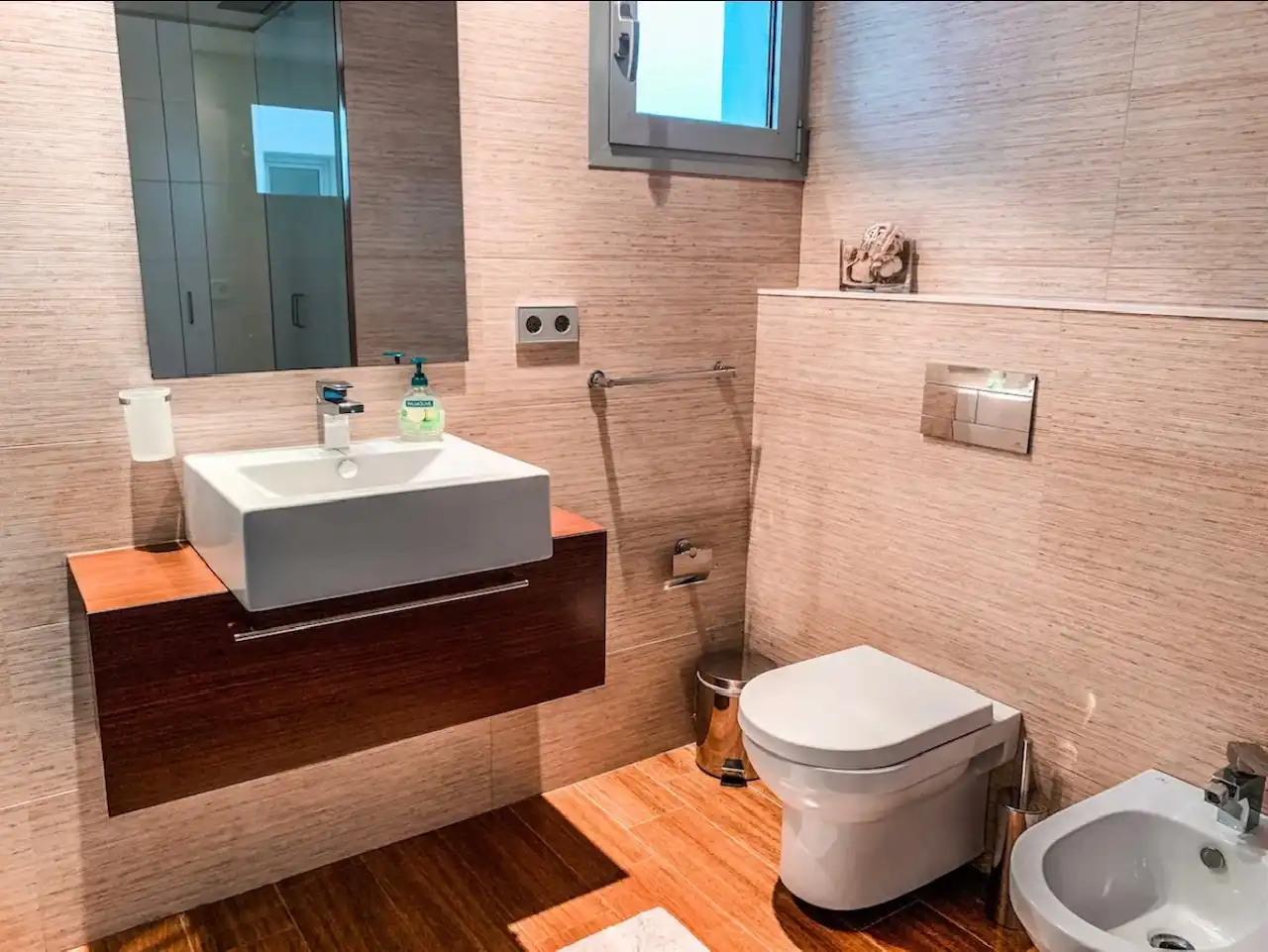 Badezimmer von Wohnungen zum Verkauf in Eivissa mit Klimaanlage, Heizung und Privatgarten