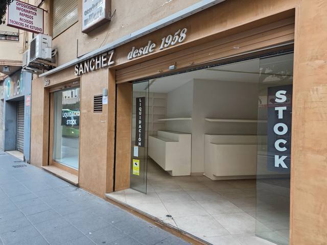 Local comercial en Venta en Ronda del Millars, 162 en Ensanche - Parque del Oeste