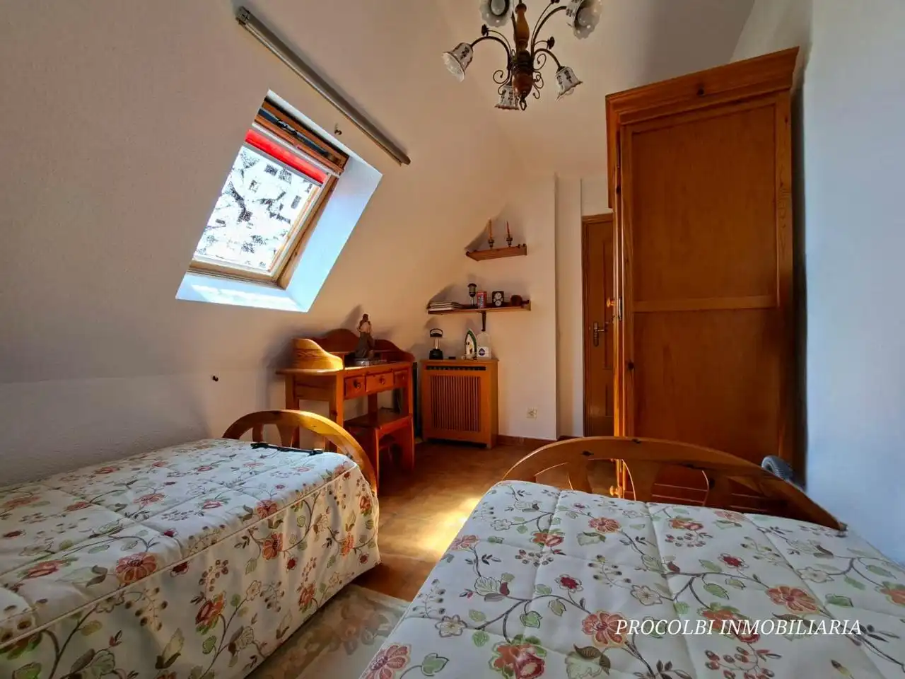 Dormitori de Casa o xalet en venda en El Casar amb Aire condicionat, Calefacció i Jardí privat