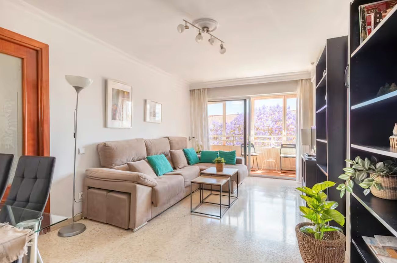 Sala d'estar de Apartament de lloguer en  Sevilla Capital amb Aire condicionat, Calefacció i Parquet