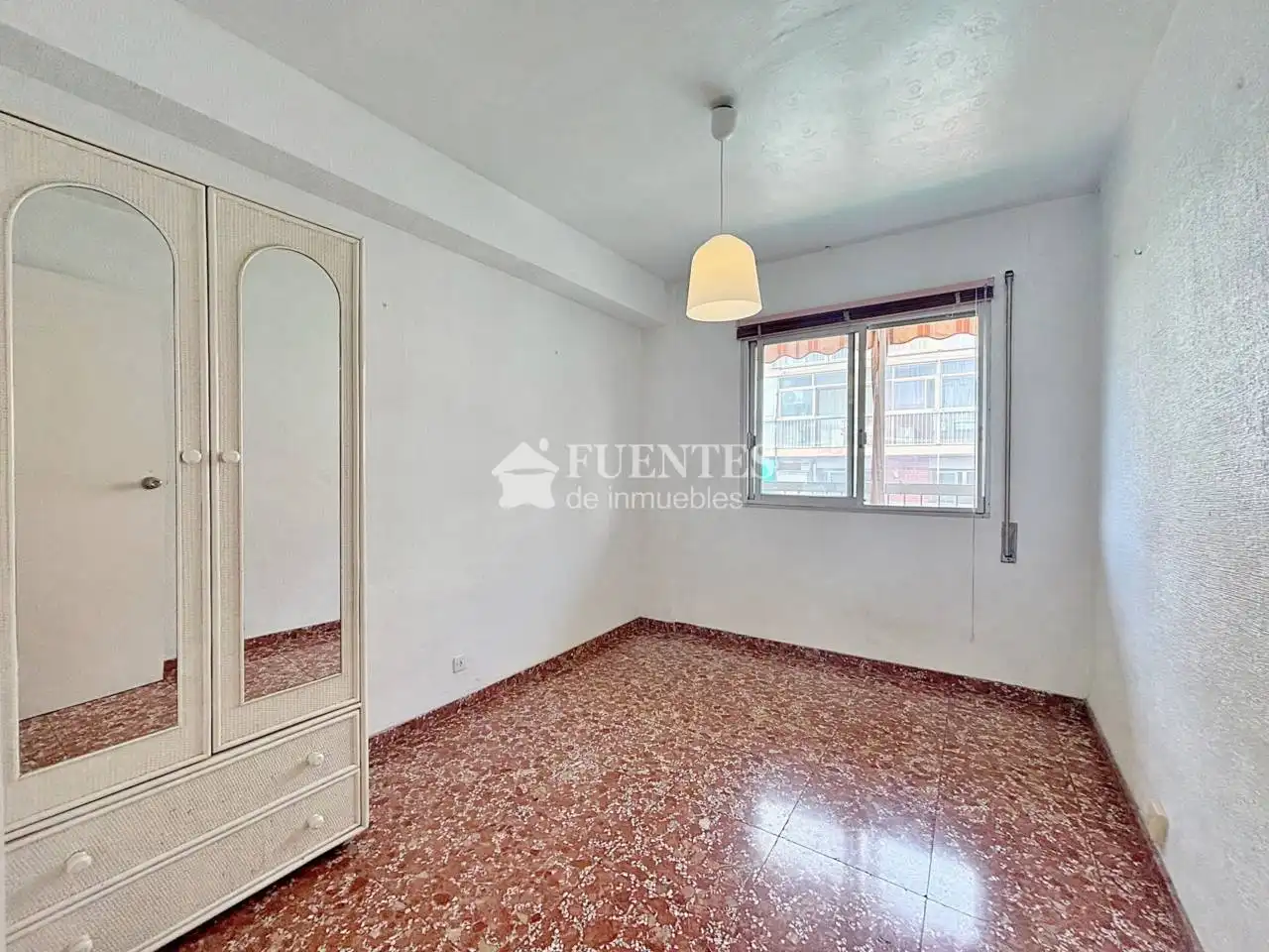 Habitación de Piso en venta en Alicante / Alacant con Terraza y Amueblado