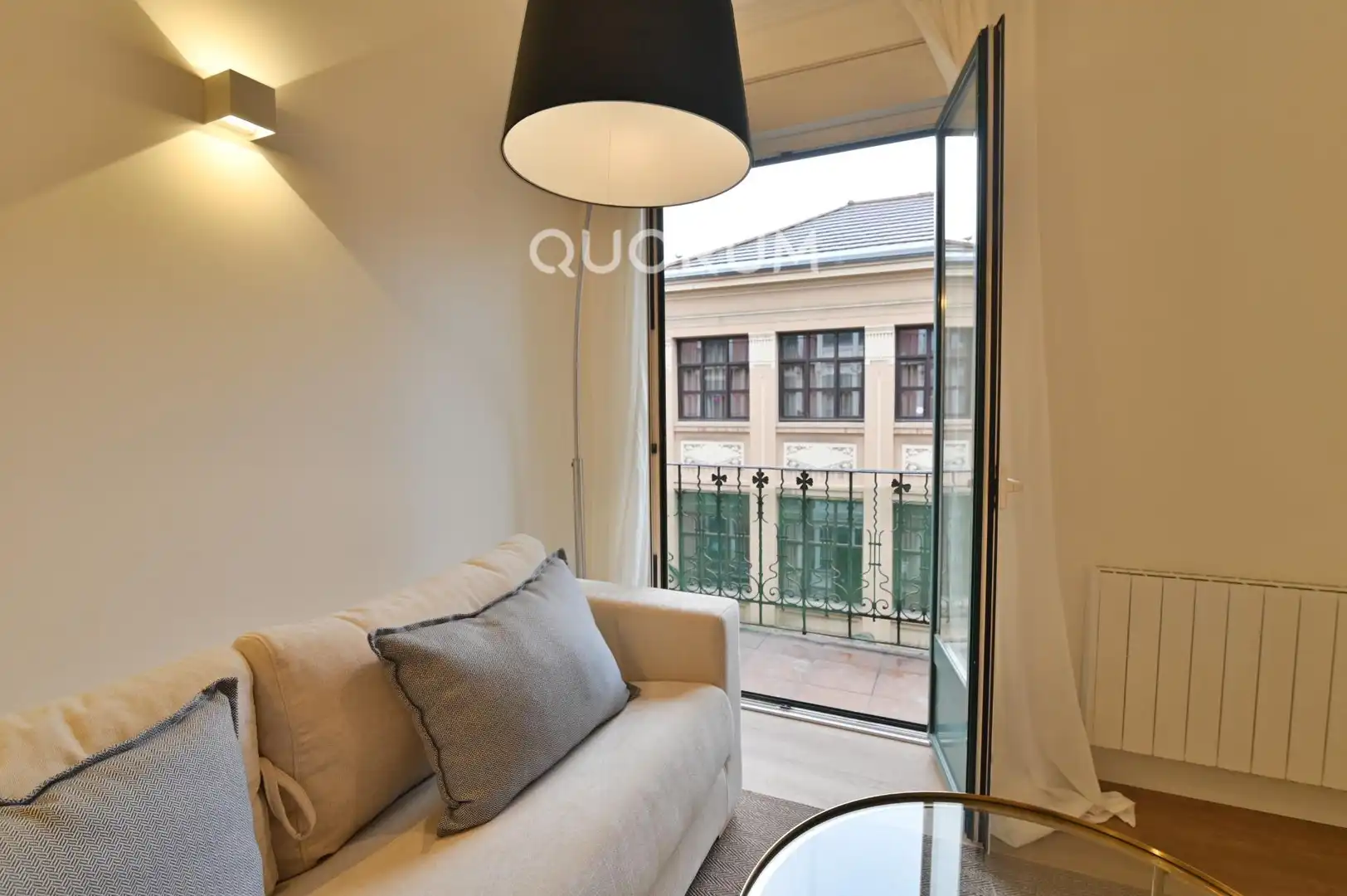 Sala de estar de Piso de alquiler en Bilbao  con Balcón