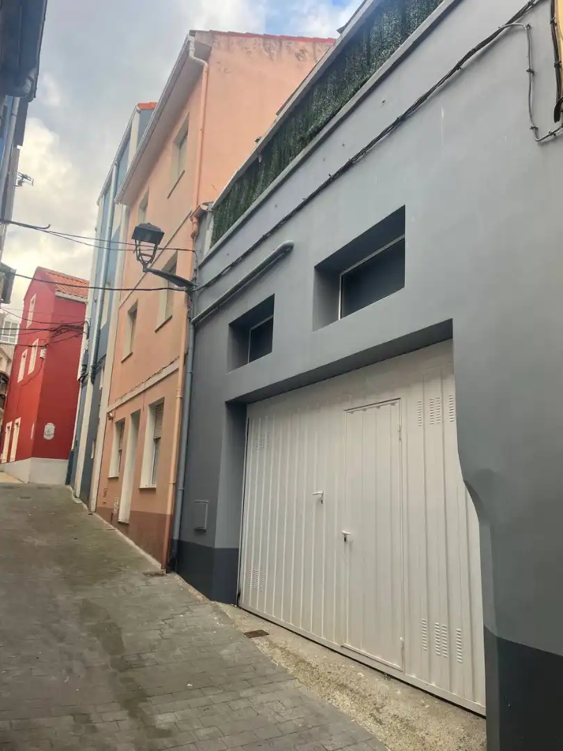Vista exterior de Casa adosada en venda en Cariño amb Moblat, Forn i Rentadora
