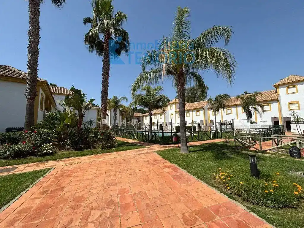 Vista exterior de Piso en venta en Islantilla con Aire acondicionado, Jardín privado y Piscina