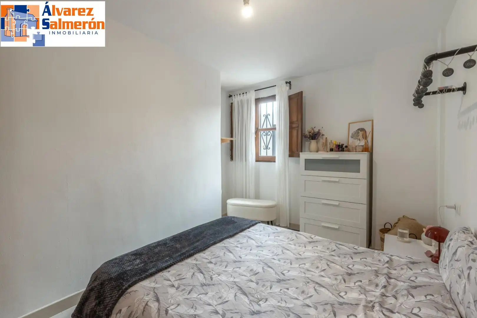 Bedroom of Flat for sale in Granada  with Air Conditioner