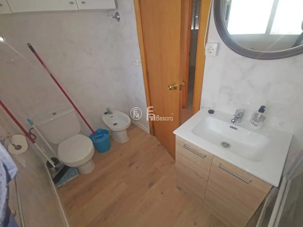 Apartments for sale in Calle Joan Baget, Instituts - Universitat