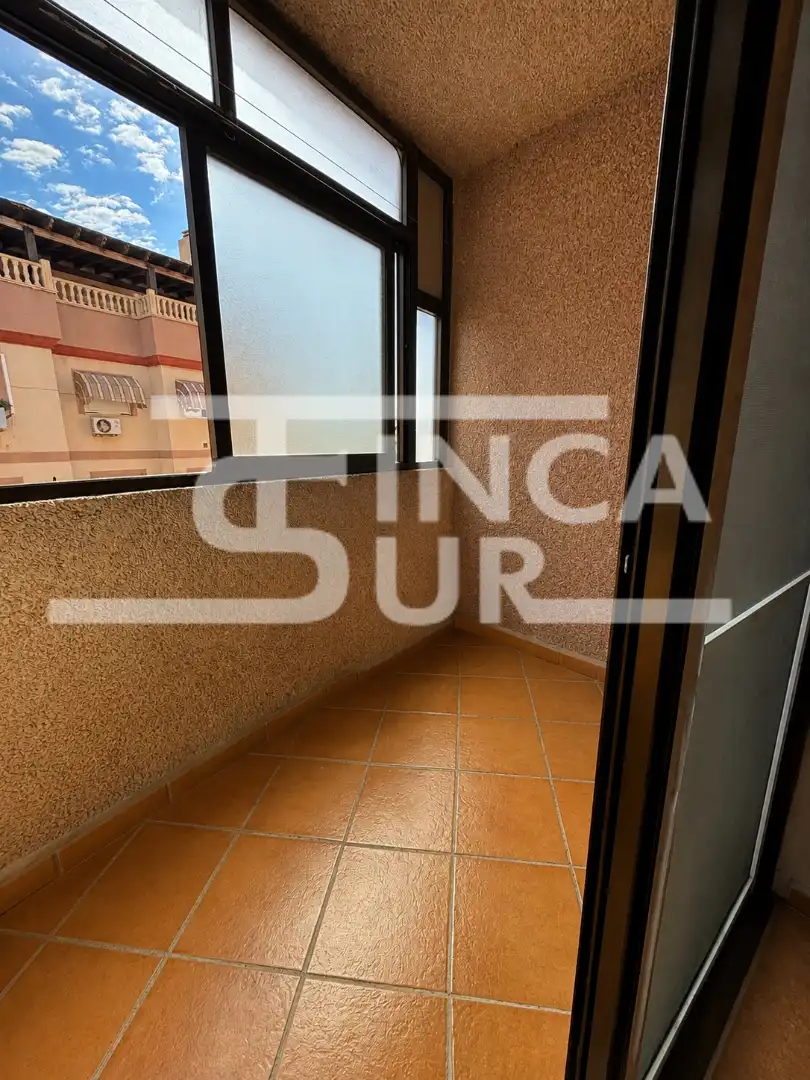 Terraza de Apartamento en venta en Roquetas de Mar con Terraza y Amueblado