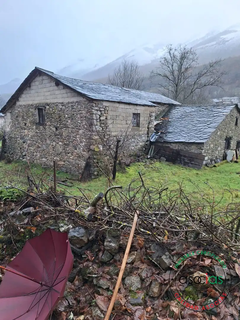 Vista exterior de Casa o xalet en venda en Degaña