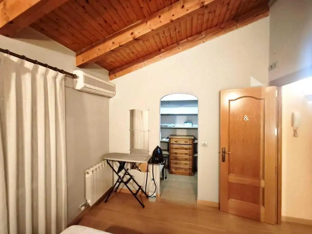 Habitación de Casa adosada en venta en Paracuellos de Jiloca con Aire acondicionado, Calefacción y Jardín privado