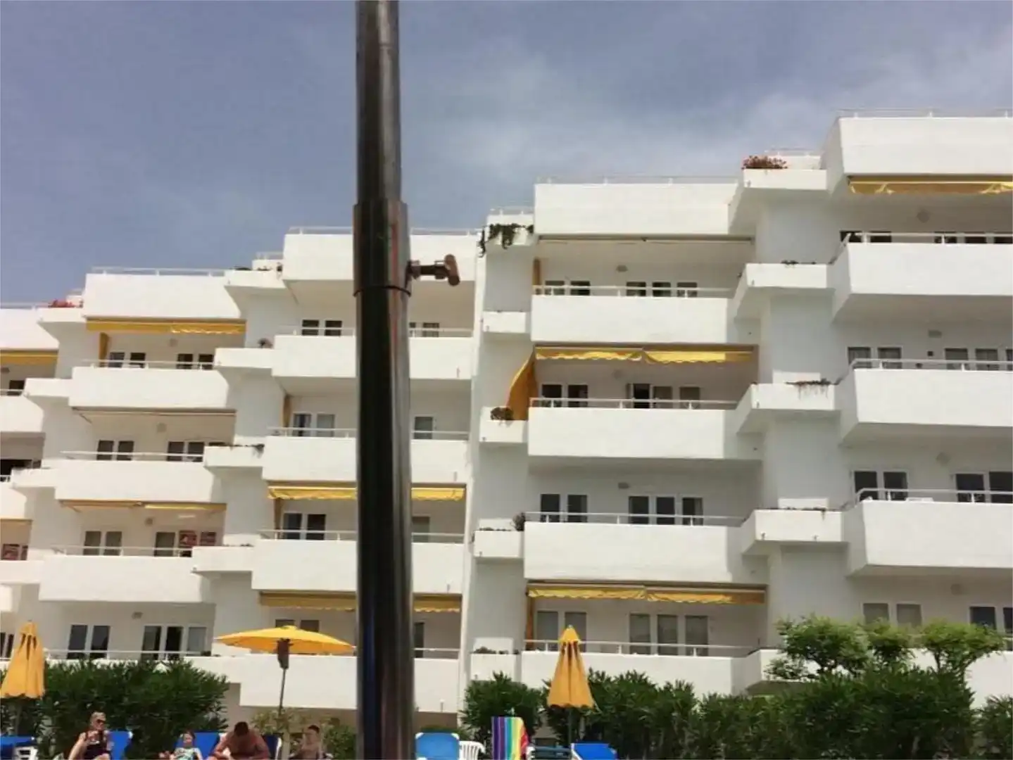 Vista exterior de Pis en venda en Es Migjorn Gran amb Jardí privat, Piscina i Moblat
