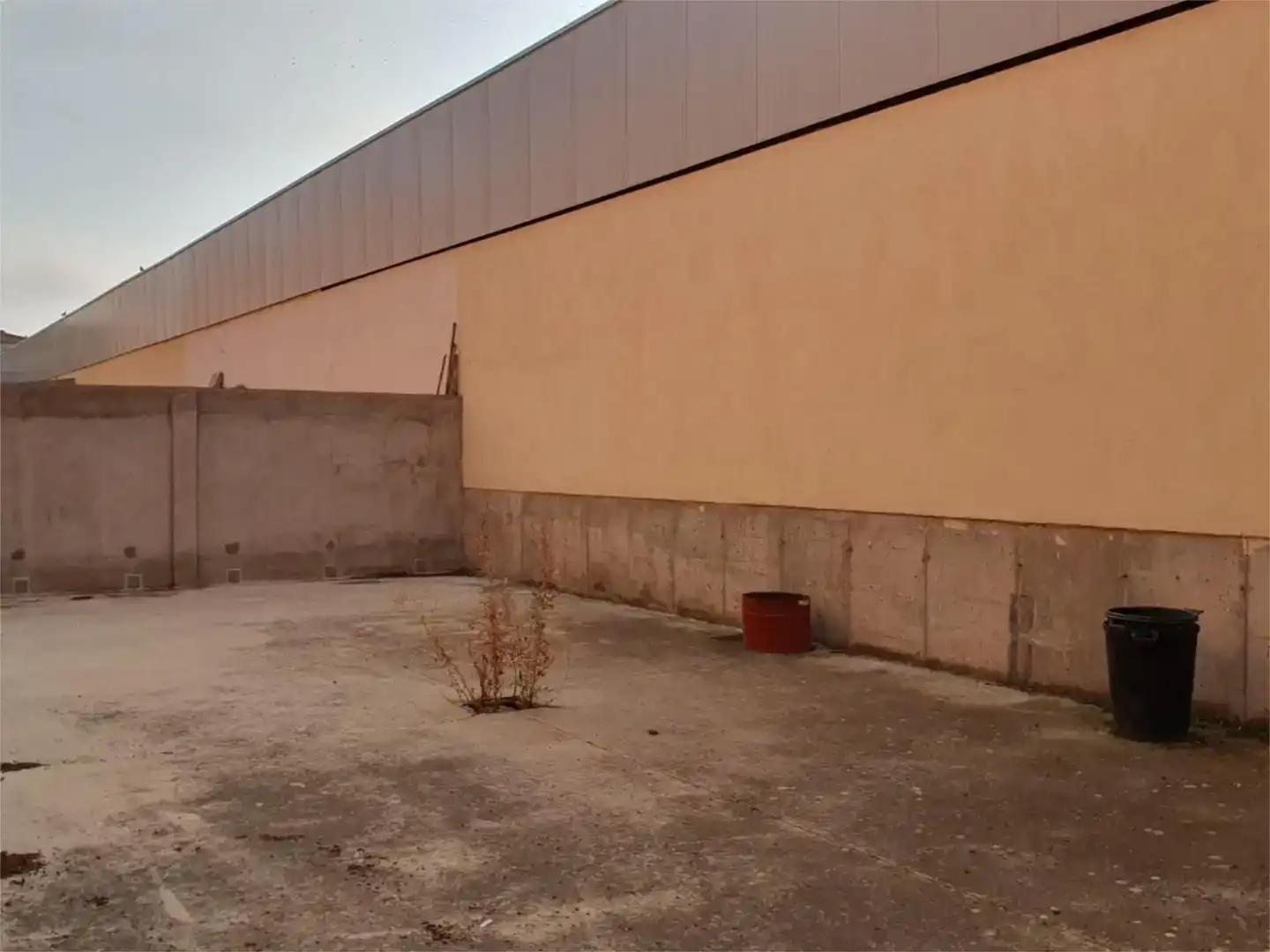 Vista exterior de Nave industrial en venta en Cistérniga