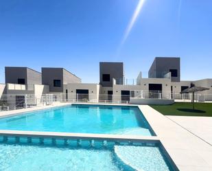 Piscina de Casa adosada en venda en  Murcia Capital amb Jardí privat, Terrassa i Piscina comunitària