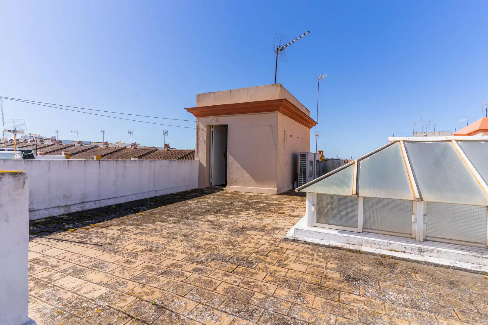 Exterior view of Detached homes for sale in Chiclana de la Frontera