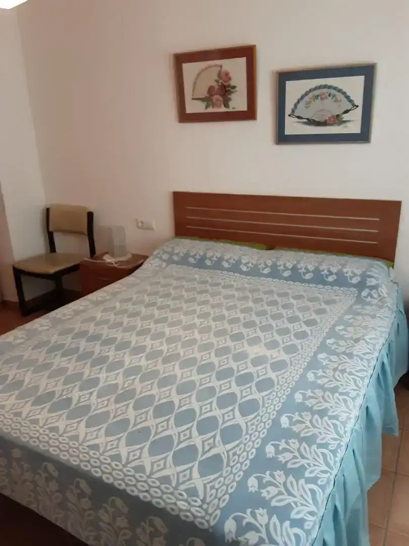 Dormitori de Pis de lloguer en Sanaüja amb Moblat, Rentadora i Microones