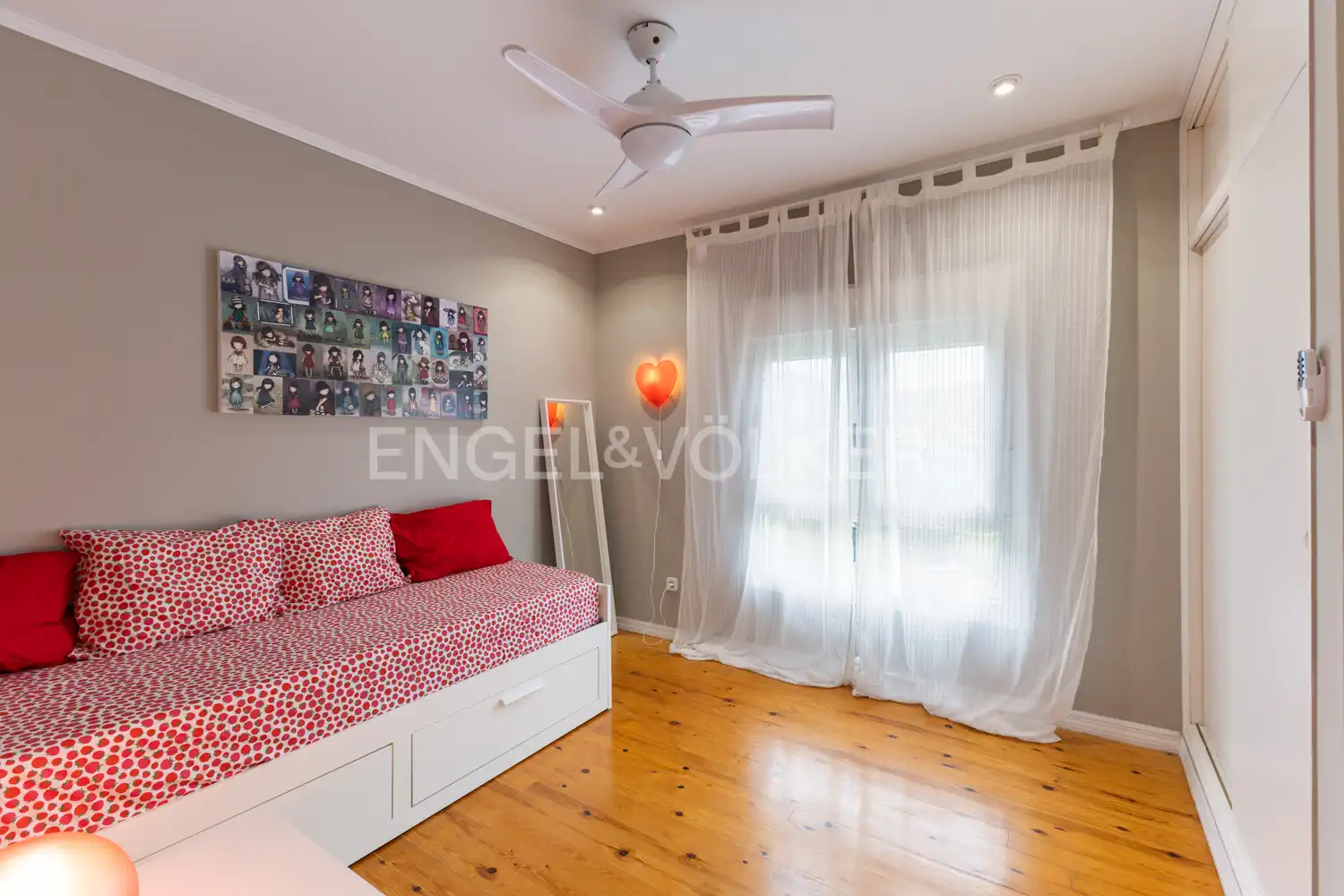 Habitación de Casa o chalet de alquiler en Serra con Calefacción, Jardín privado y Parquet