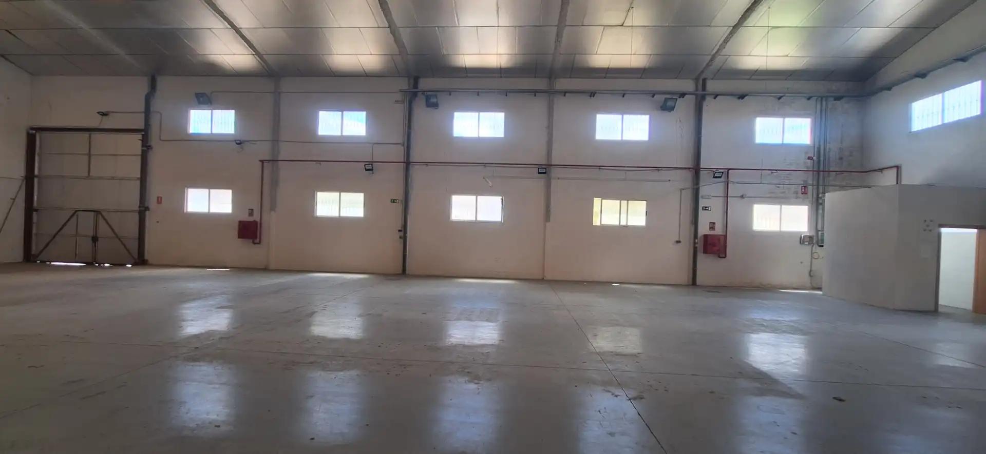 Industrial buildings for sale in Meliana