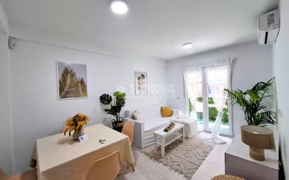 Sala d'estar de Pis en venda en  Madrid Capital amb Terrassa