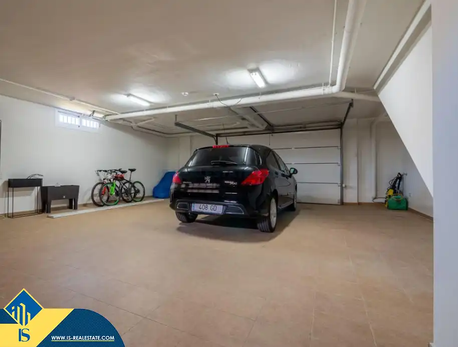 Parking de Dúplex en venta en Torrevieja con Terraza, Amueblado y Piscina comunitaria