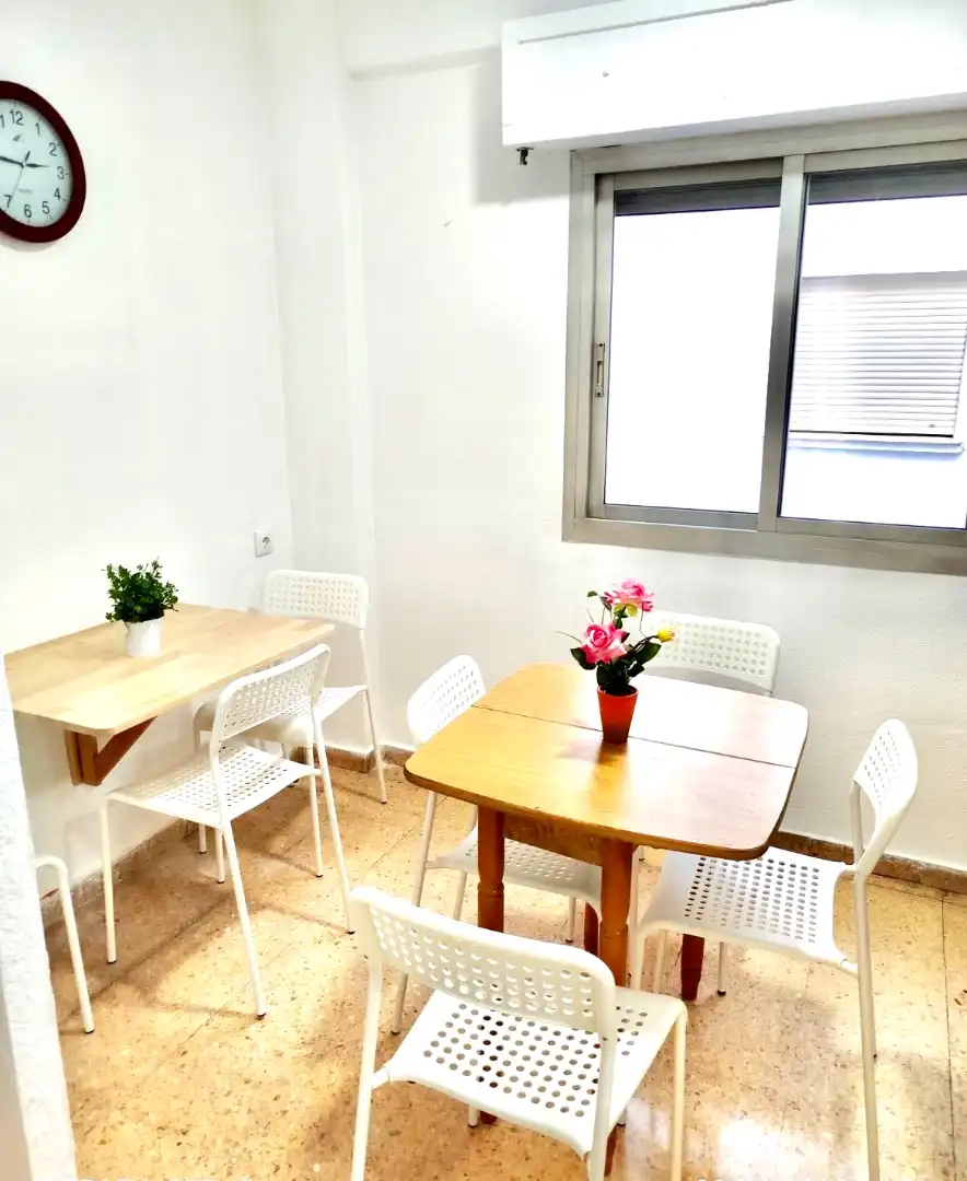 Comedor de Piso para compartir en Valencia con Aire acondicionado, Calefacción y Amueblado