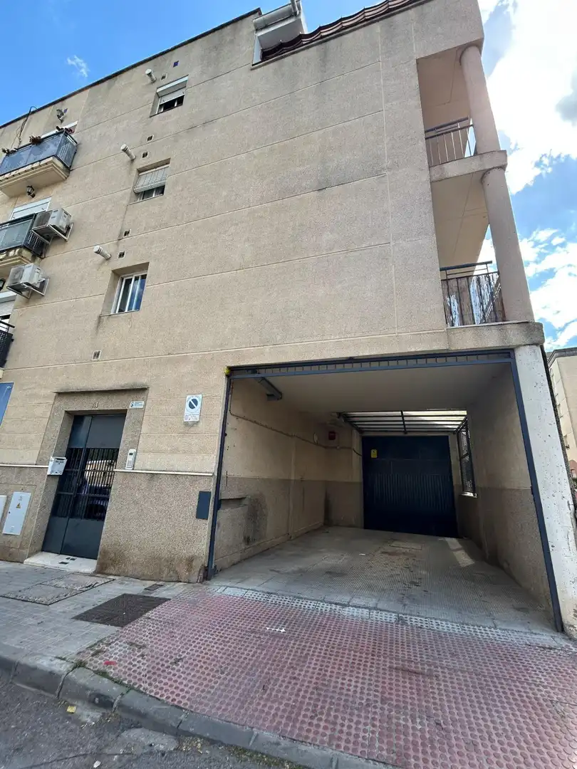 Parking de Piso en venta en Utrera con Terraza y Trastero