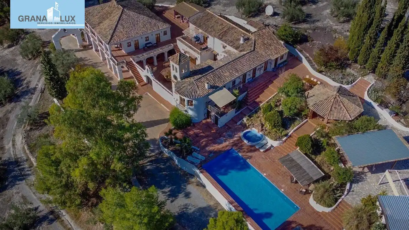 Xalet amb terrassa en venda a Alcaudete