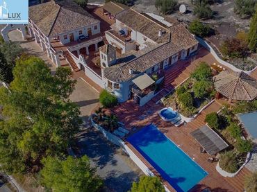 Villa con balcone in vendita a Alcaudete