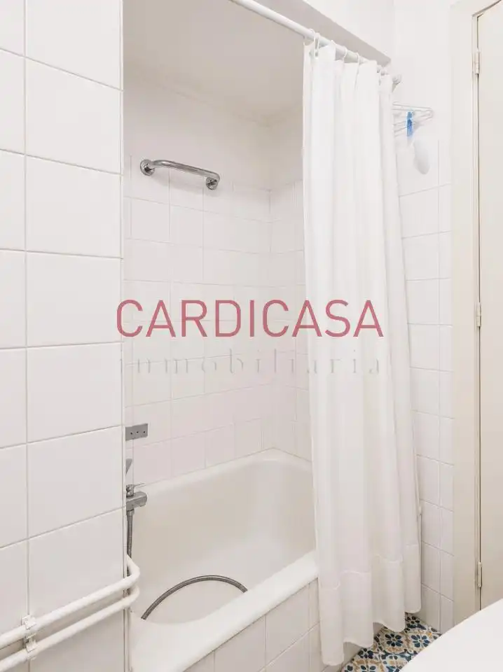 Habitación de Piso en venta en Vigo  con Calefacción, Parquet y Terraza