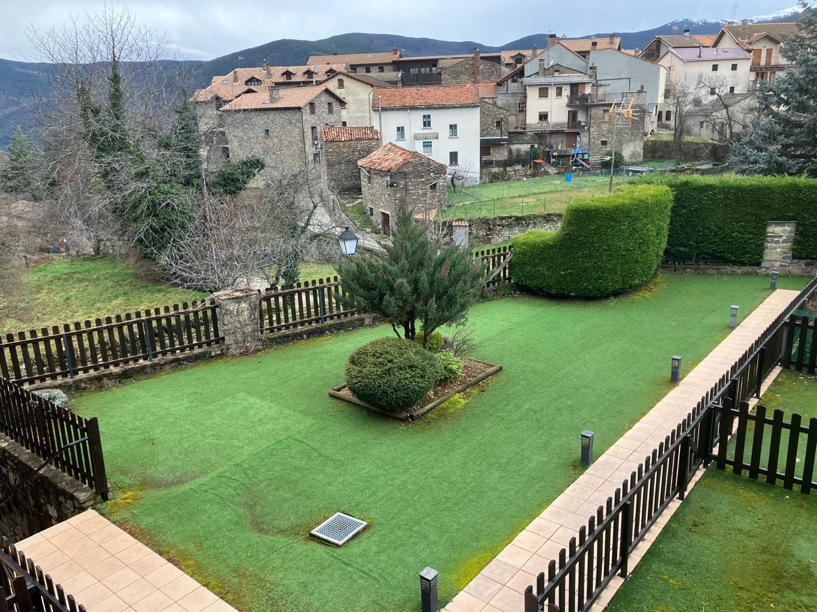 Garden of Single-family semi-detached for sale in  Madrid Capital  with Heating, Private garden and Storage room