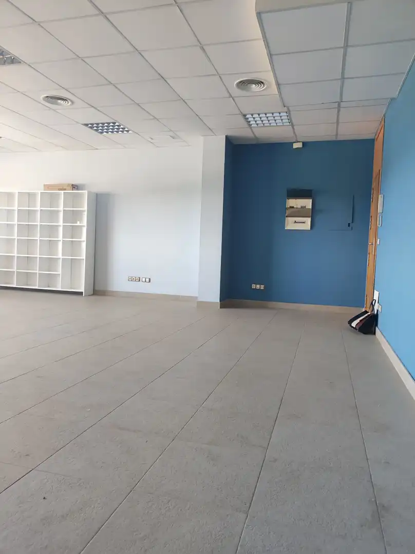 Oficina de alquiler en Bormujos con Aire acondicionado y Calefacción