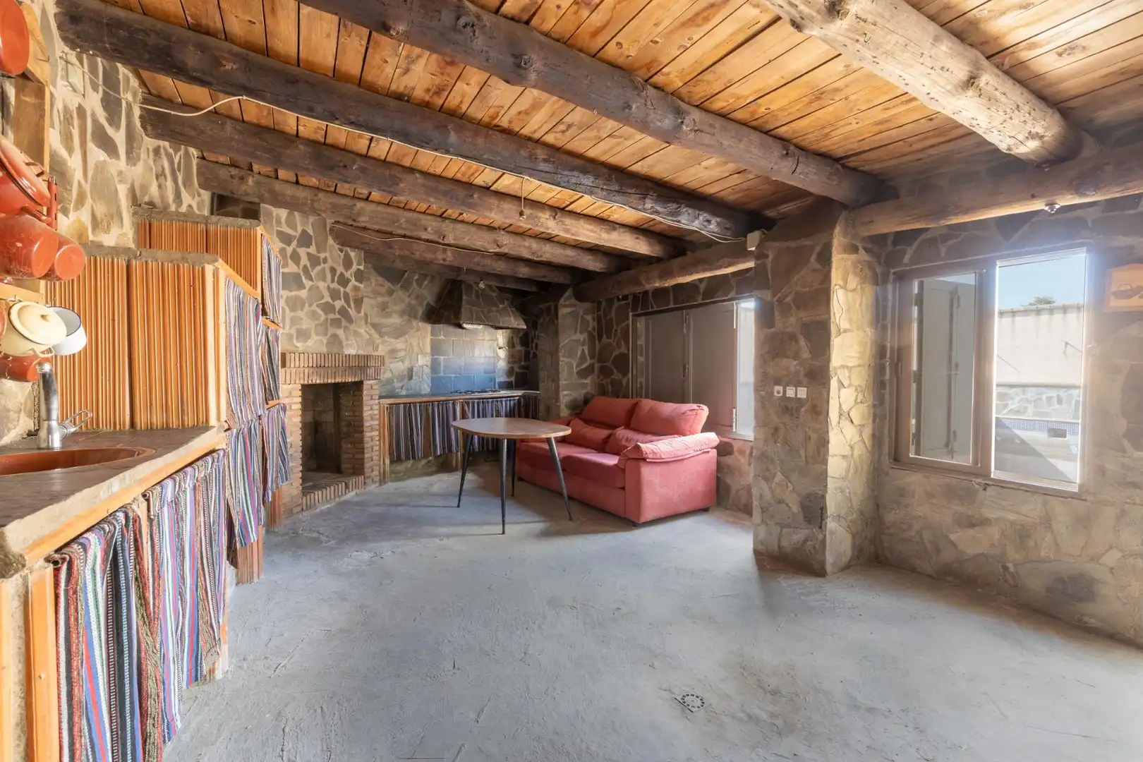 Country homes for sale in Polideportivo
