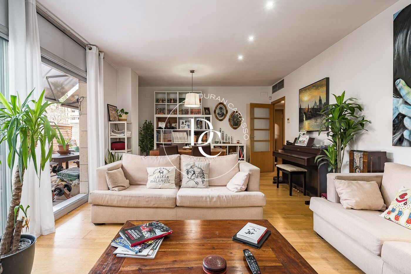 Sala d'estar de Pis en venda en  Barcelona Capital amb Aire condicionat, Calefacció i Jardí privat