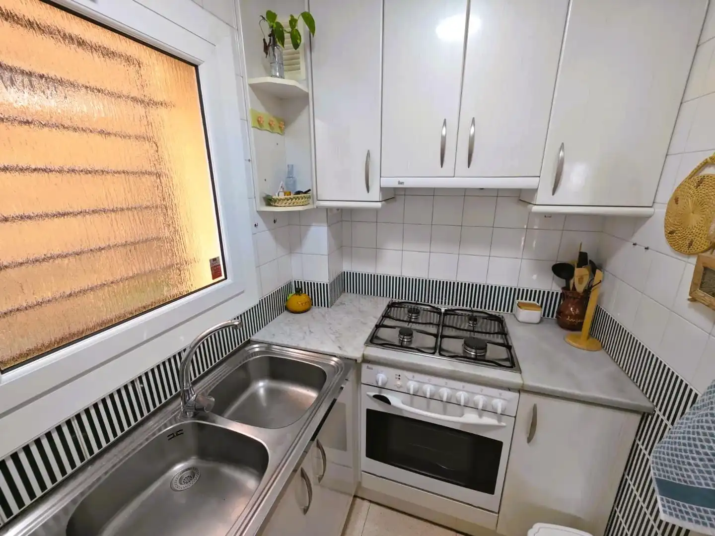Küche von Wohnung zum Verkauf in Tossa de Mar mit Privatgarten, Terrasse und Möbliert