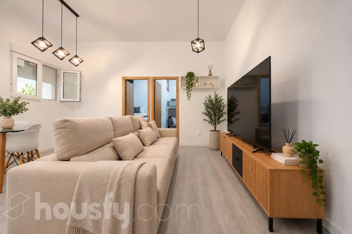 Living room of Ground floor for sale in Madrid  with Heating and Furnished