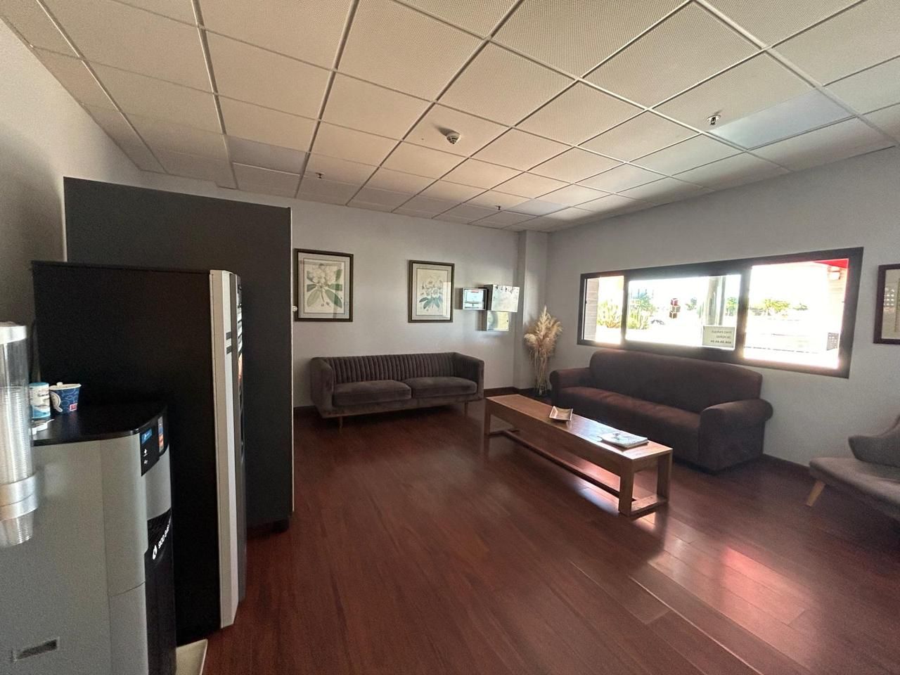 Sala d'estar de Oficina en venda en Salteras