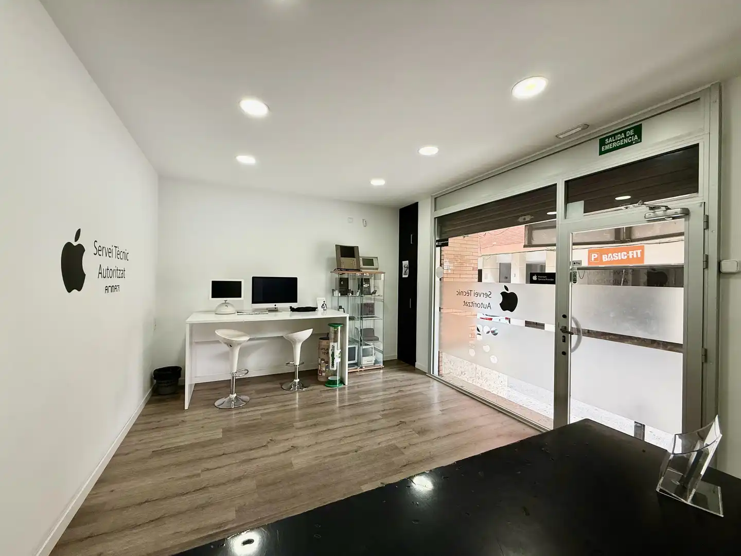 Local en venta en Cornellà de Llobregat