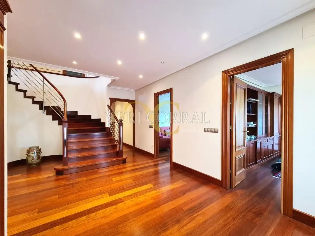 Casa o chalet en venta en Oviedo  con Calefacción, Jardín privado y Terraza