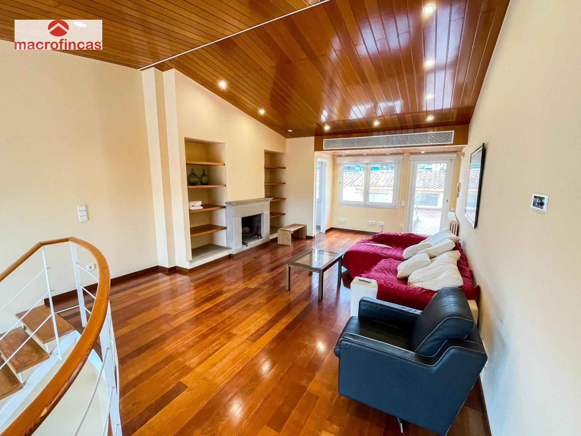 Sala de estar de Casa o chalet en venta en Martorell con Aire acondicionado, Calefacción y Parquet