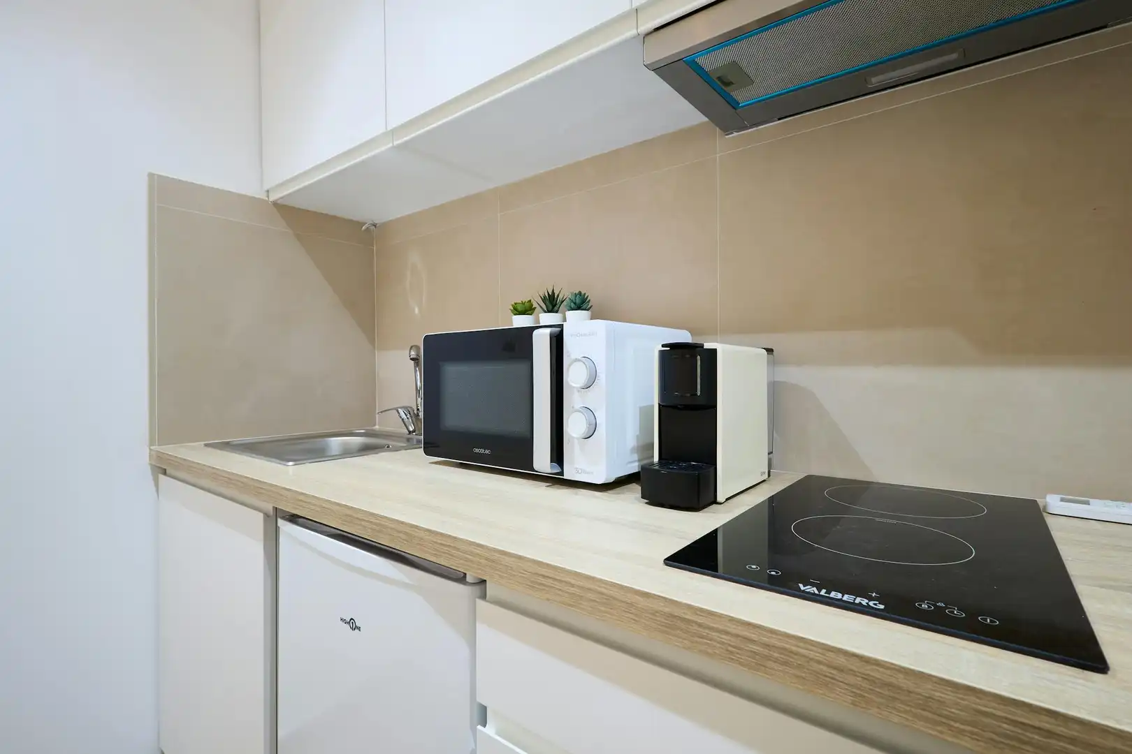 Kitchen of Flat for rent in Valencia  with Air Conditioner, Heating and Furnished