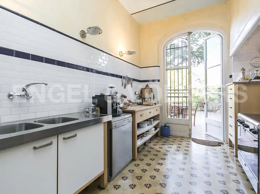 Küche von Haus oder Chalet zum Verkauf in Barcelona mit Heizung, Terrasse und Abstellraum