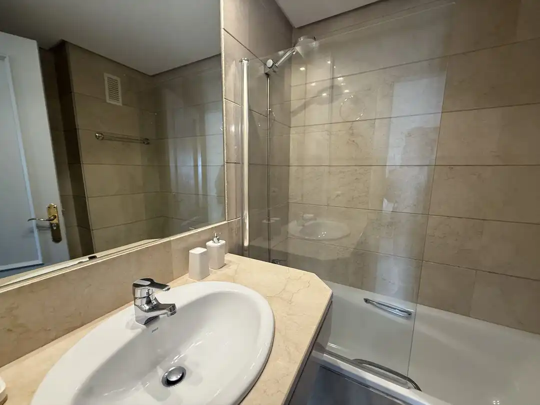 Bathroom of Flat for rent in Marbella  with Terrace