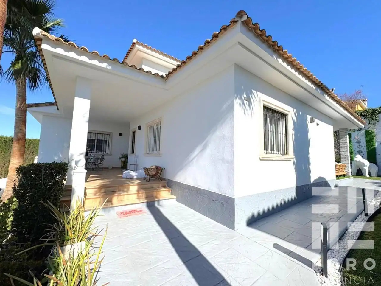 Vista exterior de Casa o chalet en venta en L'Eliana con Aire acondicionado, Jardín privado y Terraza
