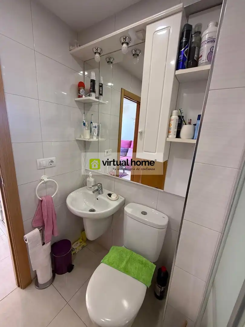 Baño de Piso en venta en Benidorm con Aire acondicionado, Terraza y Amueblado
