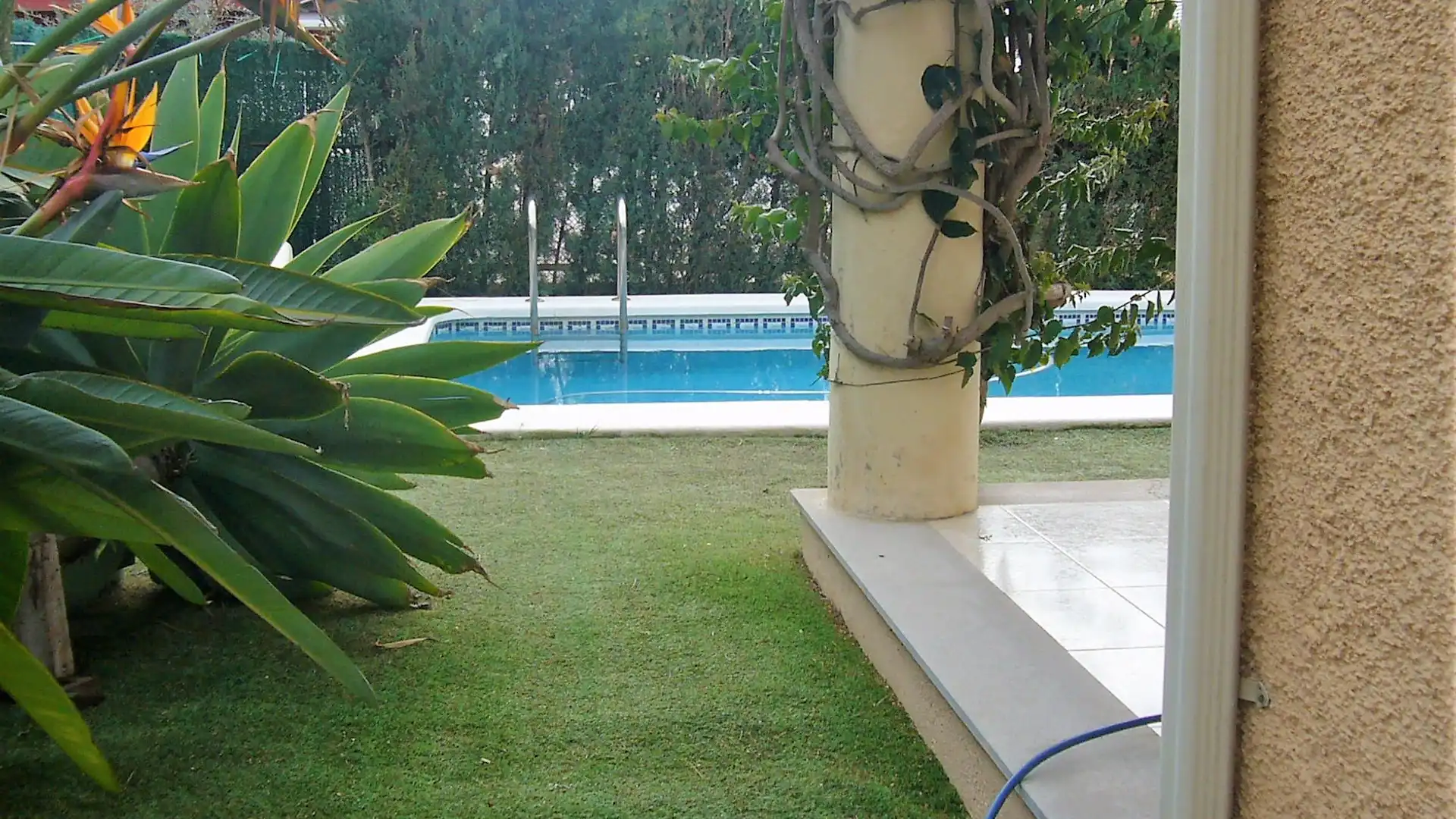 Swimming pool of Houses for sale in Benicasim / Benicàssim  with Air Conditioner, Heating and Private garden