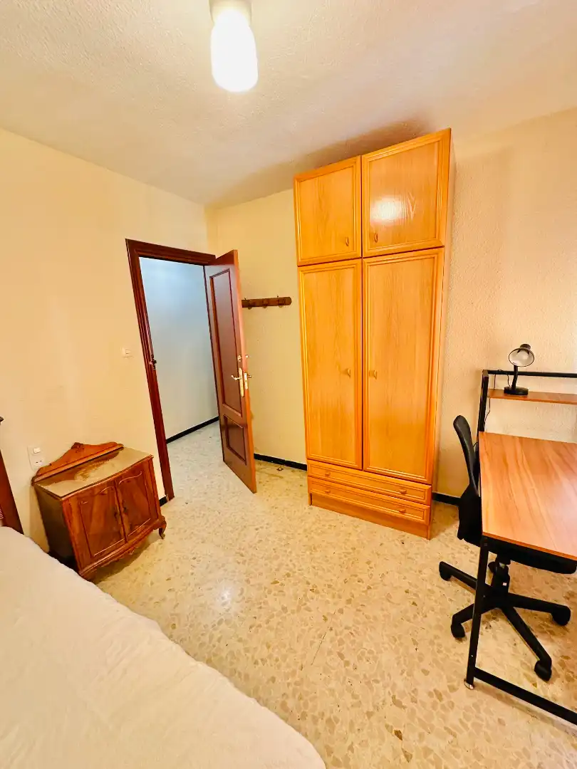 Schlafzimmer von Wohnung zur Miete in Granada mit Heizung, Möbliert und Waschmaschine