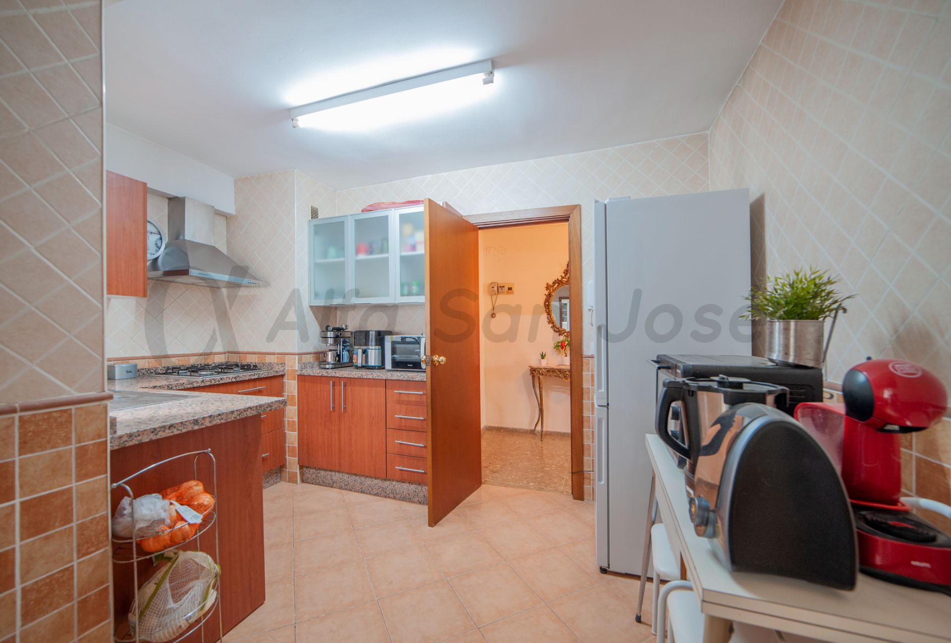 Cuina de Pis en venda en  Sevilla Capital amb Moblat i Balcó