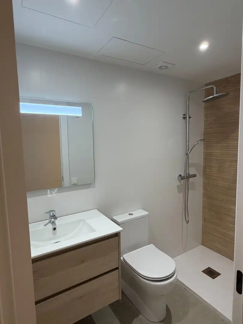 Baño de Piso en venta en Sabadell con Aire acondicionado, Calefacción y Terraza