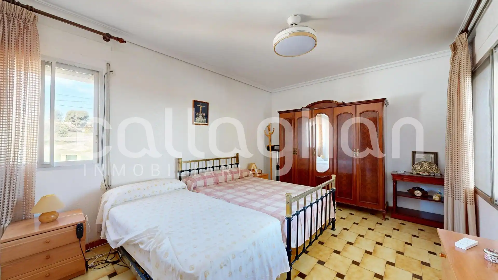 Dormitori de Casa o xalet en venda en Chiva amb Aire condicionat, Jardí privat i Terrassa