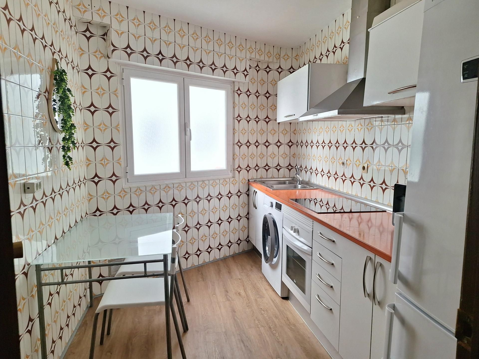 Kitchen of Flat for sale in Salamanca Capital  with Air Conditioner, Heating and Balcony